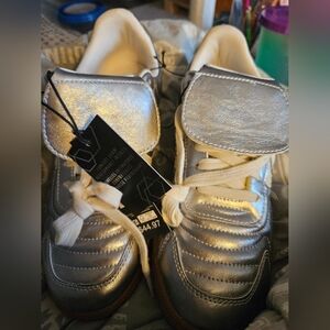 Nwt Ladies Size 8 Madden Nyc Sneakers